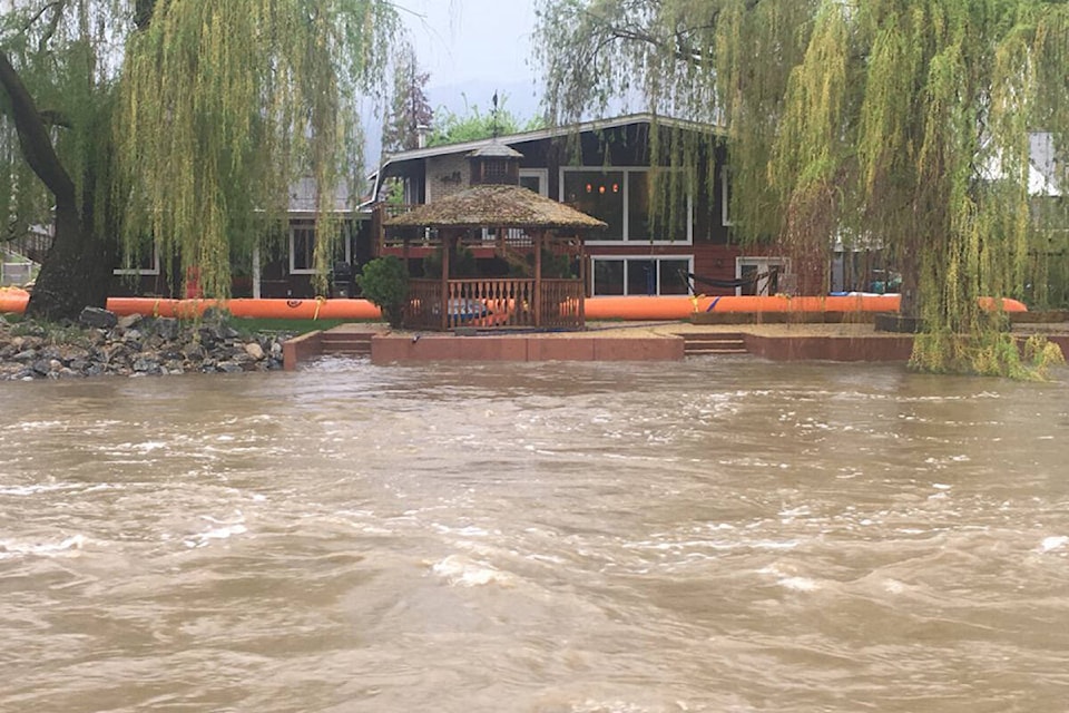 32625644_web1_11-511-KCN-flooding-on-mission-creek