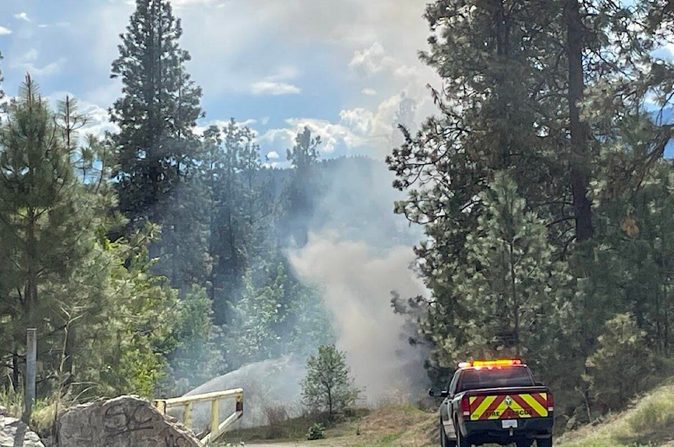 32654905_web1_230511-WIN-school-grassfire-_1