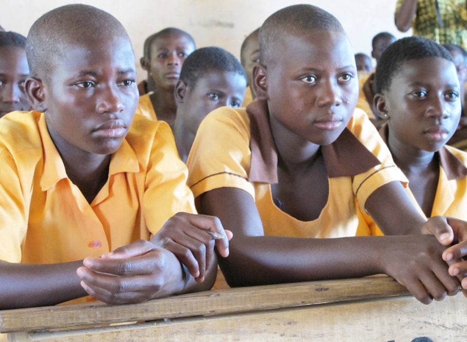 32710142_web1_230517-SAA-ghana-girls-gala-group_1