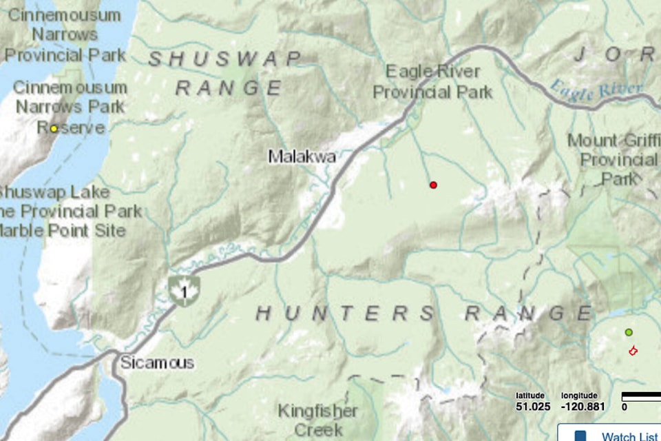 32781463_web1_230519-SAA-wildfire-near-malakwa