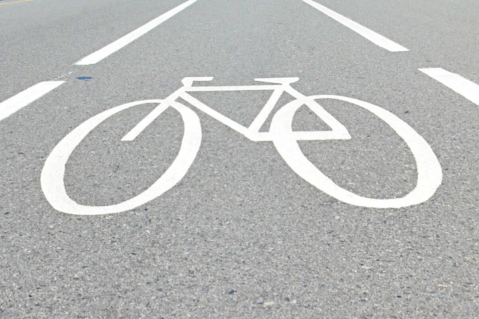 32860253_web1_CyclingSafety200828_2