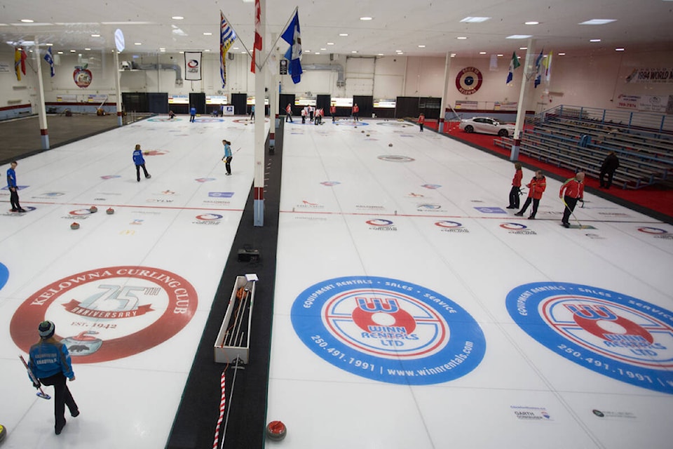 32866893_web1_230601-KCN-curling_1