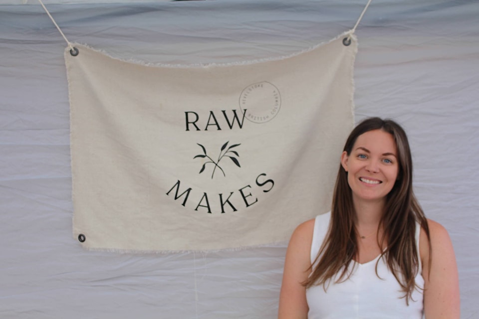 32984944_web1_230615-RTR-RAW-MAKES-cover_1