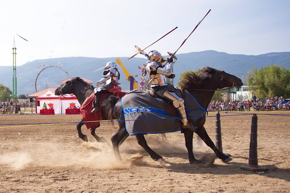 33040915_web1_220914-SAA-Fair-Wrap-knights_1