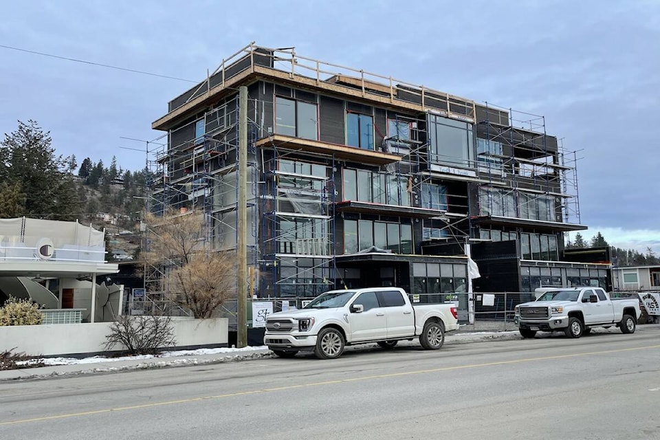 33045043_web1_230622-WEK-peachland-building-heights-beachavebuilding_1