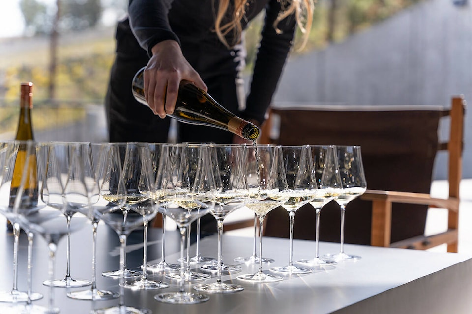33067435_web1_230522-KCN-wine-tasting-_1