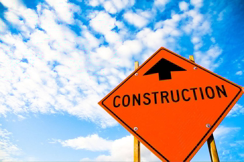 33106187_web1_construction-sign-road-signs-canada-price-delivery-bc-alberta-saskatchewan-ontario-3M-reflective-aluminum-traffic-sign-systems-astrographic