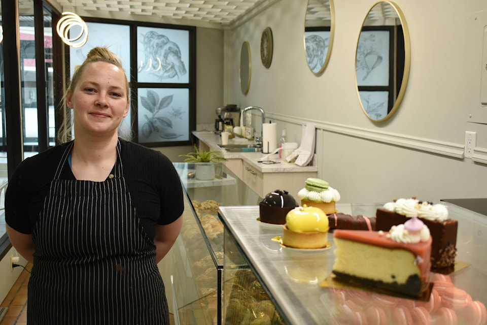 33153872_web1_230628-SAA-flake-bakery