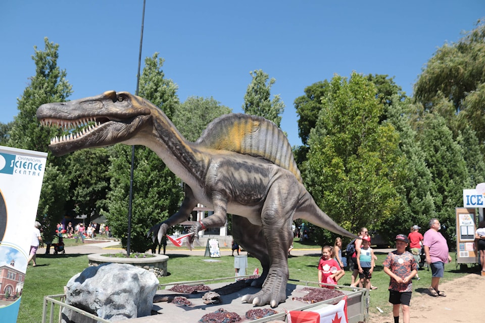 33188873_web1_230706-VMS-Canada-Day-1_3