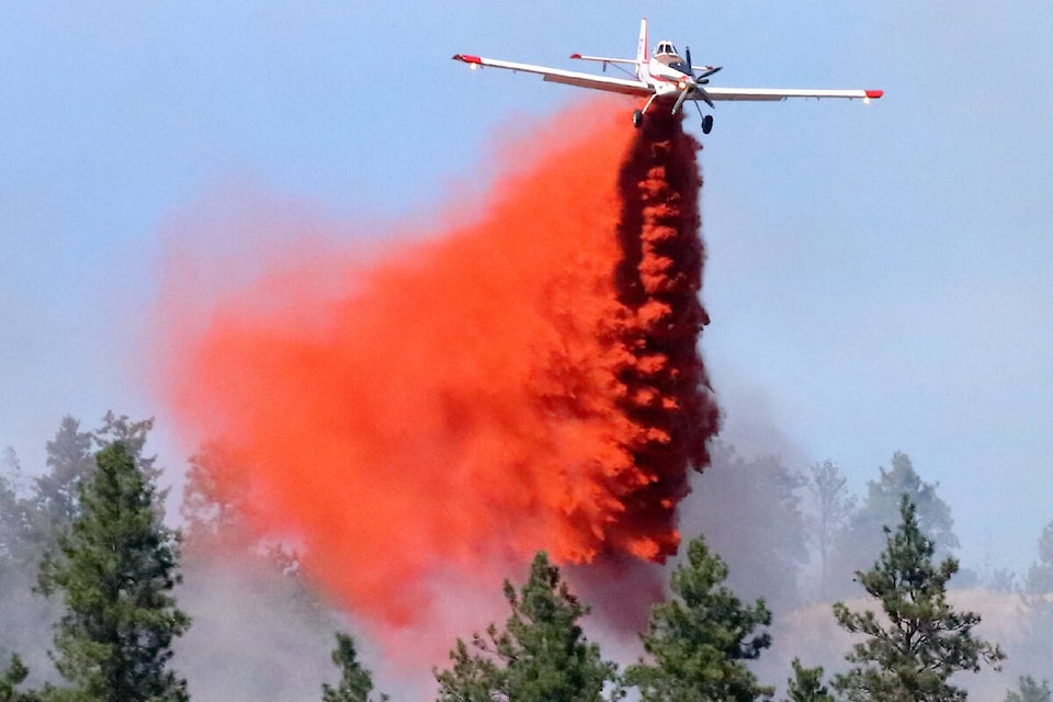 33229577_web1_230706-KCN-wildfire-cautious-knoxmountain2017_1