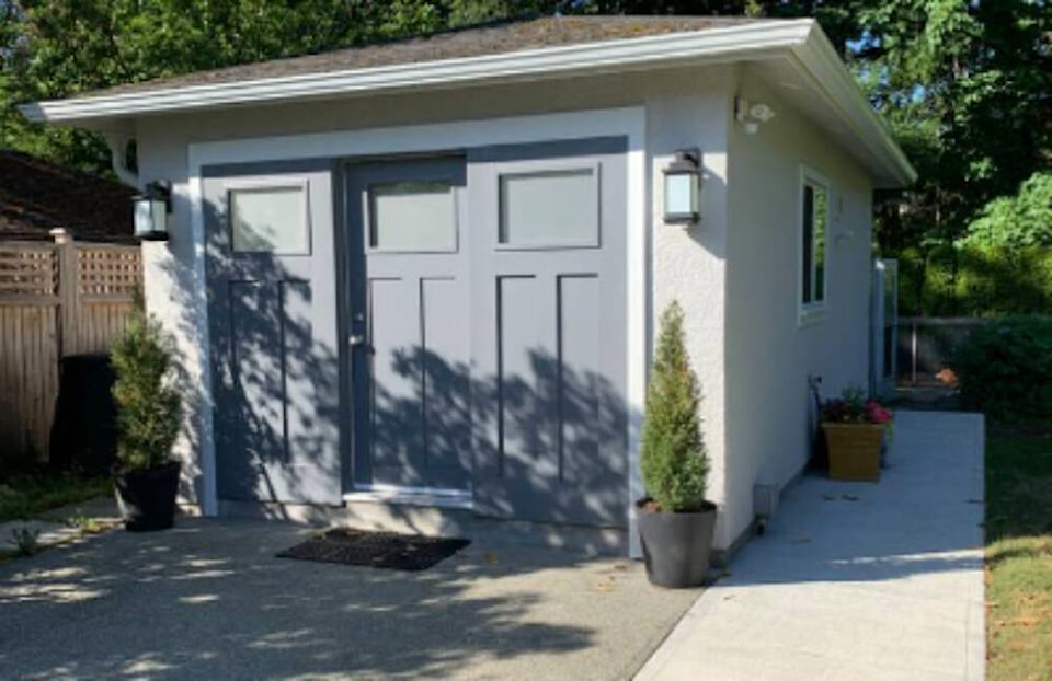 33245173_web1_230703-VNE-shed-saanich_1
