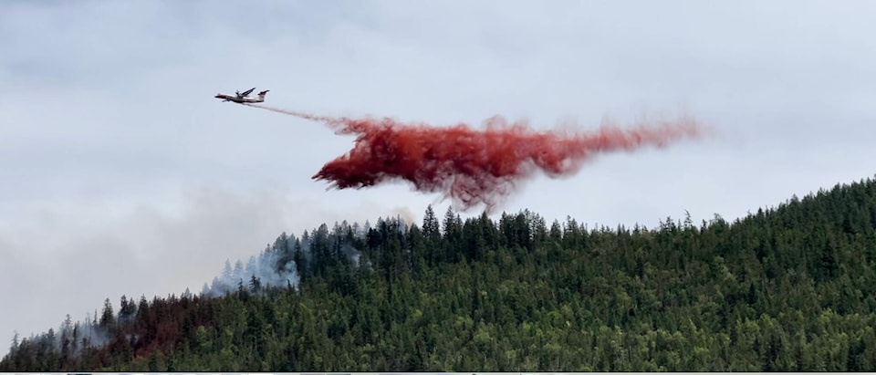 33420982_web1_230727-VMS-wildfire-enderby_2