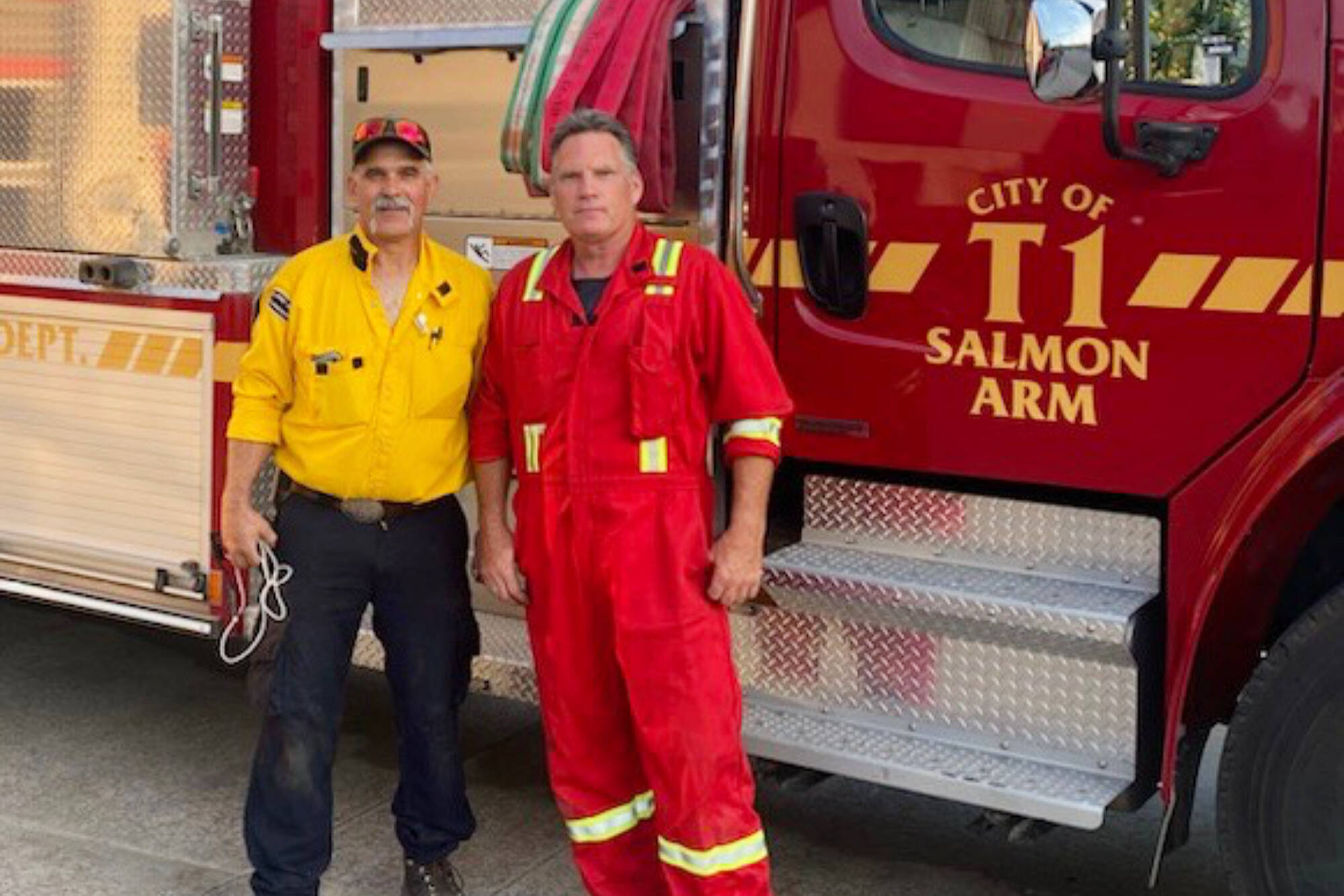 33464704_web1_230802-SAA-firefighters-to-Osoyoos_2