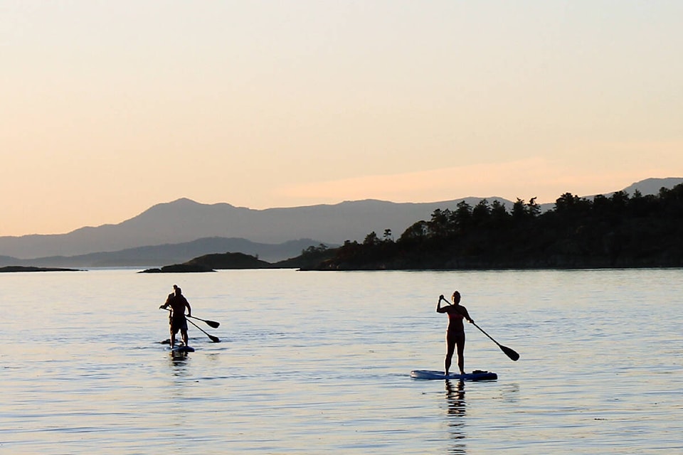 33496763_web1_Paddleboarding_Lantzville