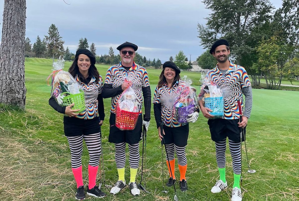 33558159_web1_220908-KCN-Fancy-pants-golf-_1