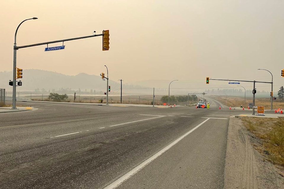 33658048_web1_230821-KCN-glenmore-fire-monday-johnhindle_1