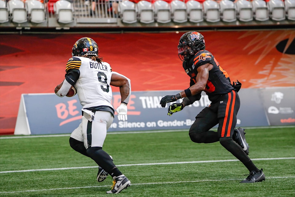 33755415_web1_230829-BPD-Moj-column-fading-Lions-Lions_1
