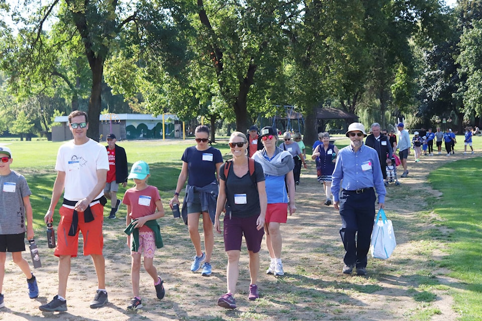 33777872_web1_220915-VMS-Parkinson-walk-1_2