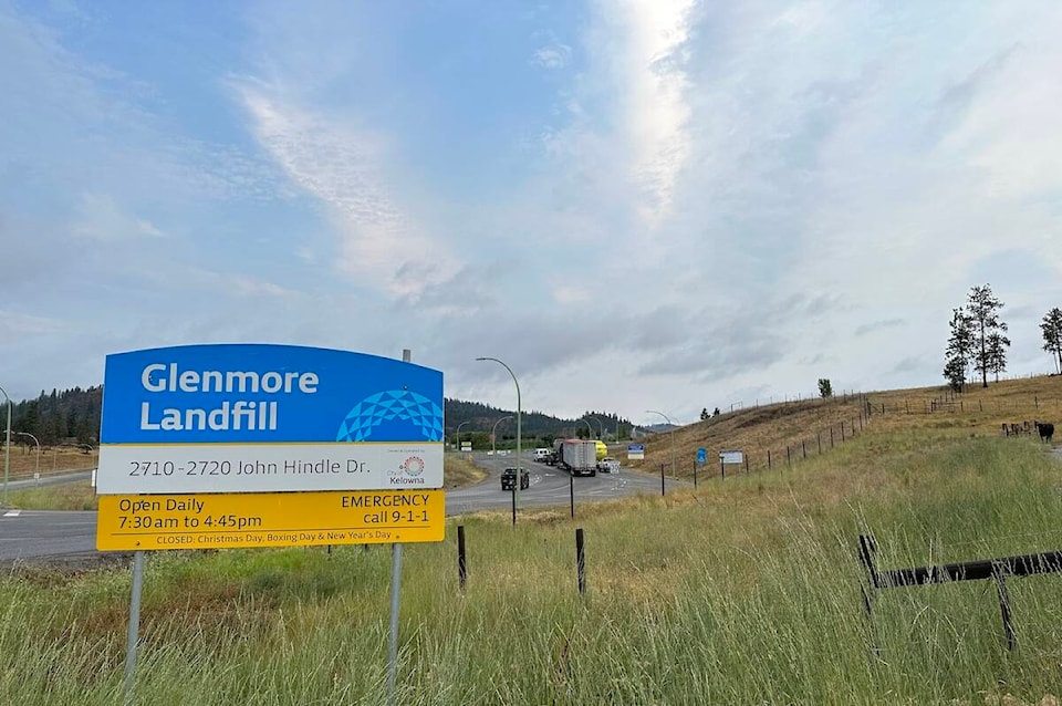 33778356_web1_230713-KCN-landfill-fire_1