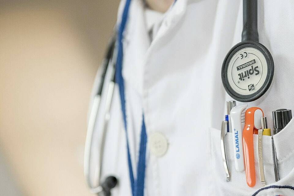 33884235_web1_230802-PNR-PeninsulaHealthUnitnurse-nurse_1