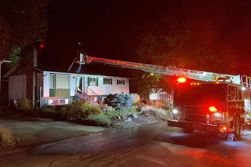 33920752_web1_230916-VMS-housefire
