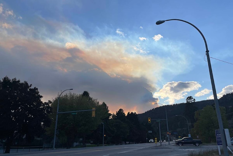 33942589_web1_230920-WEK-peachland-fire-tuesday_1