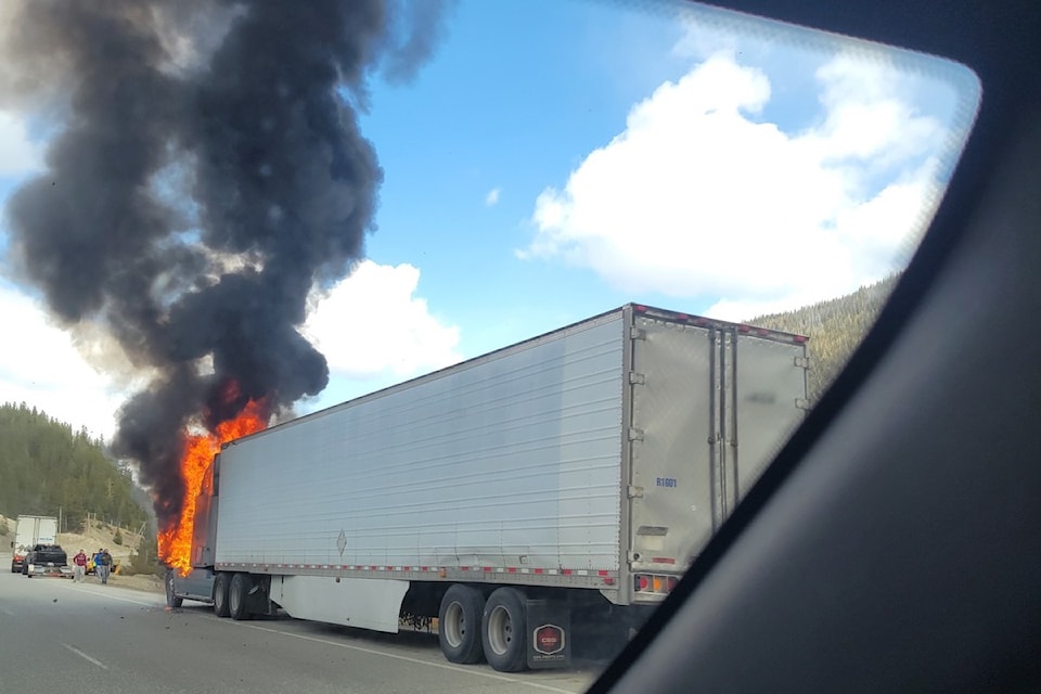 truck-fire-coq-1