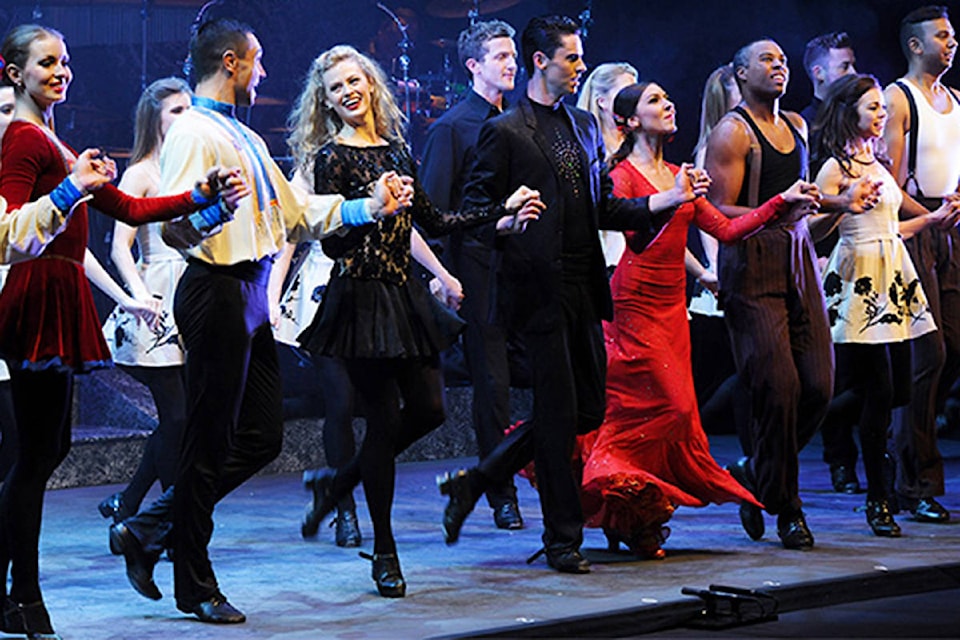 9353502_web1_Riverdance-Finale_640x370