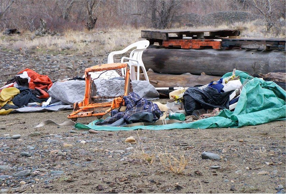 25537752_web1_GarbageSimilkameenRiverbed_KER