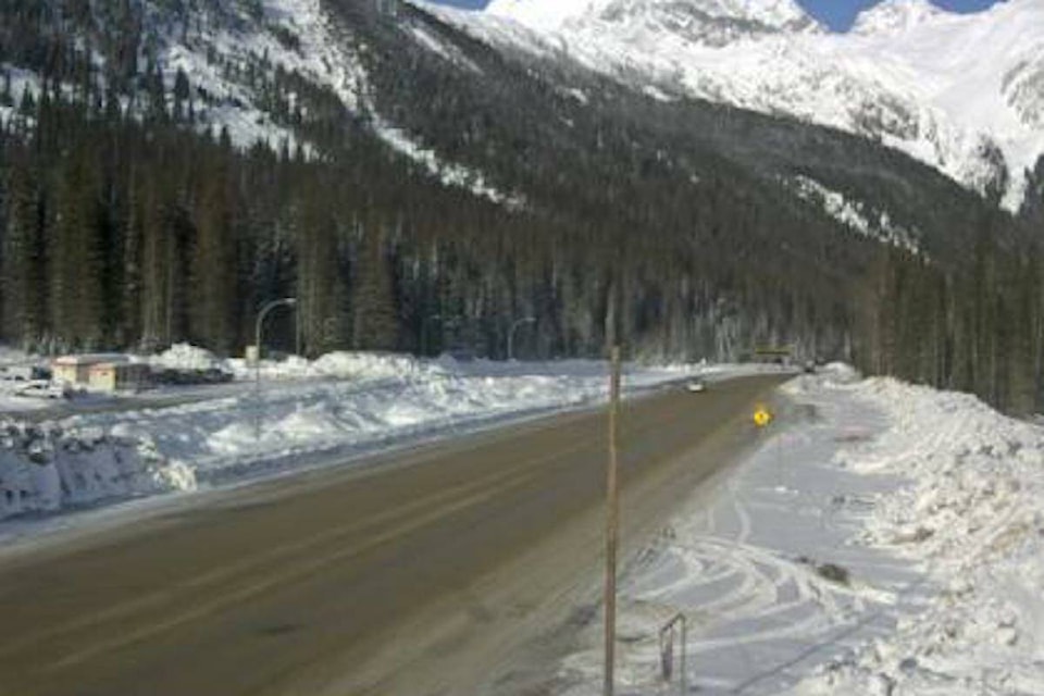 27400575_web1_211209-RTR-rogers-pass-snowfall-pic_1