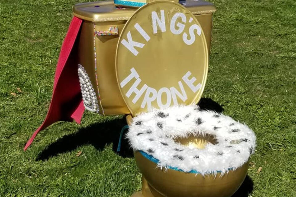Toilet fairy has been depositing decorated thrones in people’s yards with a removal fee going to the Summerland Secondary Class of 2022 dry grad event. (Facebook)