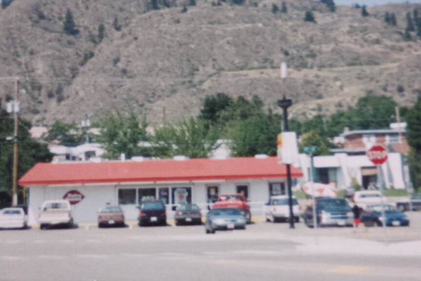 The Oliver Dairy Queen circa 1988. (Christine Gevatkoff Facebook)