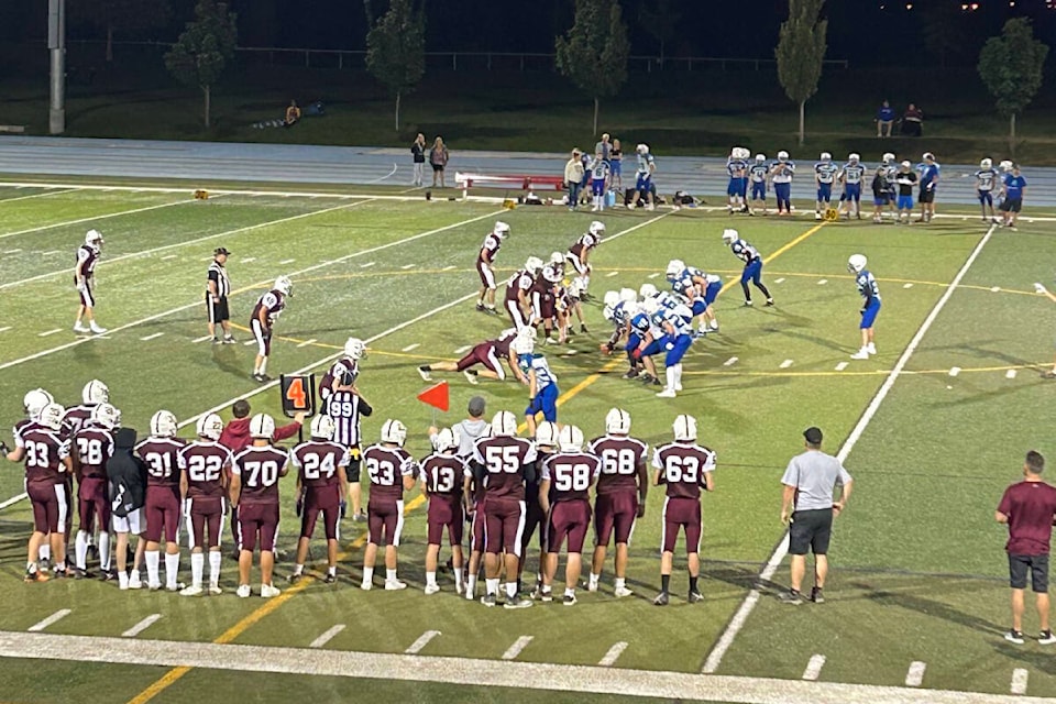 33978963_web1_230928-VMS-high-school-football-FULTON_1