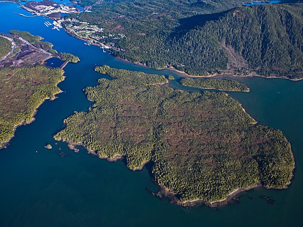 B.C. presses for LNG approval after delay