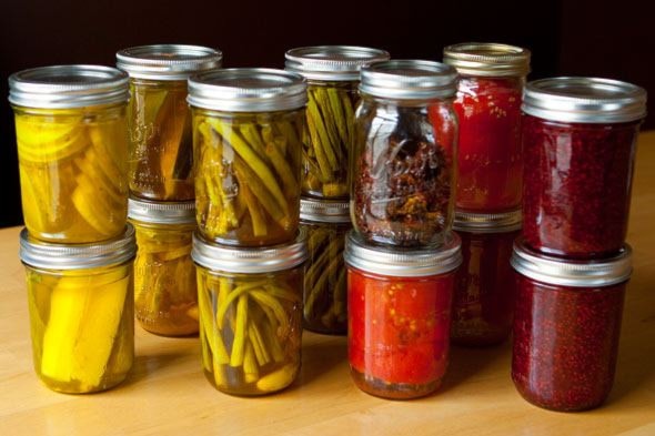 70100kimberleydailycanned-vegetables-preserving-jars-590