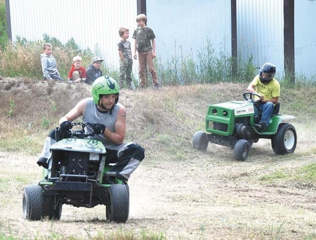 94056cranbrookdailymower_race_web