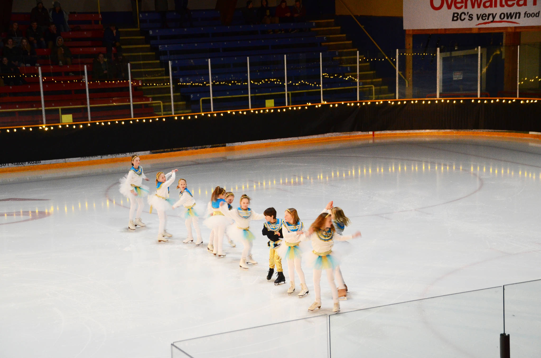 10987472_web1_03.13.18_Ice_Show