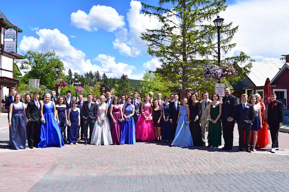 12358829_web1_grads_2018