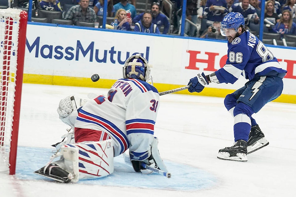 29425627_web1_220611-CPW-Rangers-Lightning-kuch_1