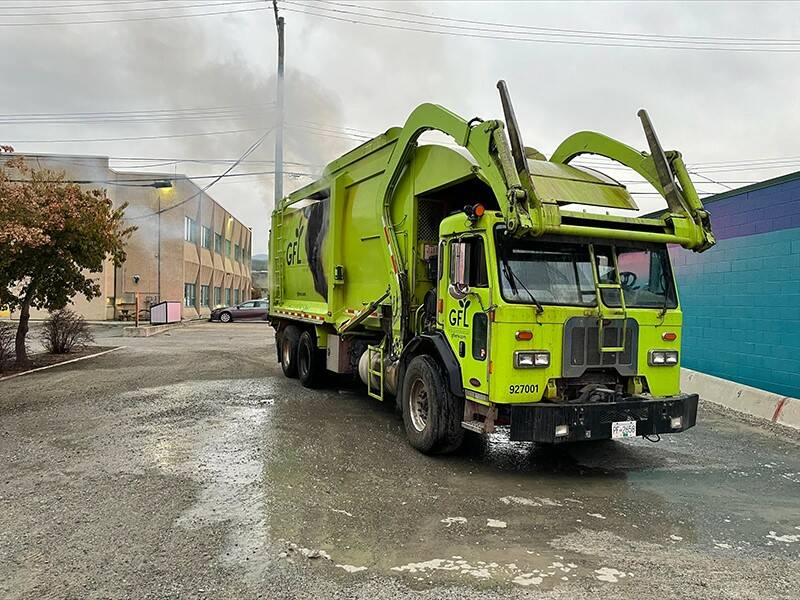 30483862_web1_220929-CDT-Truck-Fire-3_2