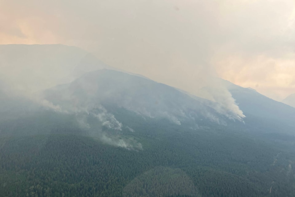 33473815_web1_230801-CDT-ColumbiaValleyFireUpdate-HorsethiefCreek_1