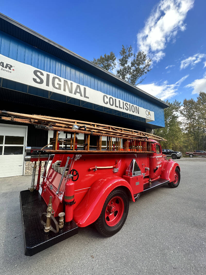 34059494_web1_231003-KDB-VintageFireTruck-Firetrucks_12