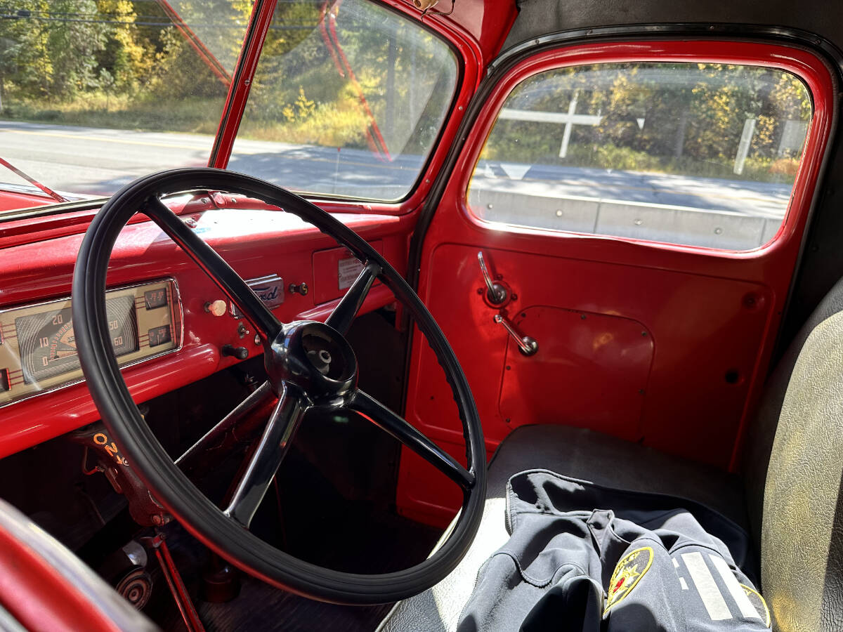 34059494_web1_231003-KDB-VintageFireTruck-Firetrucks_15