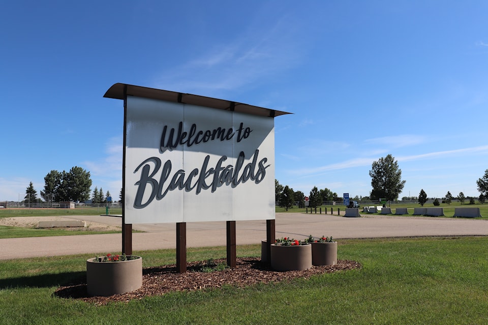 250402-lac-blackfalds-sign