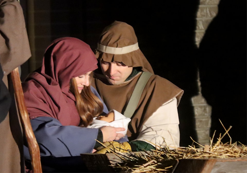 231221-lac-nativity-displays_1