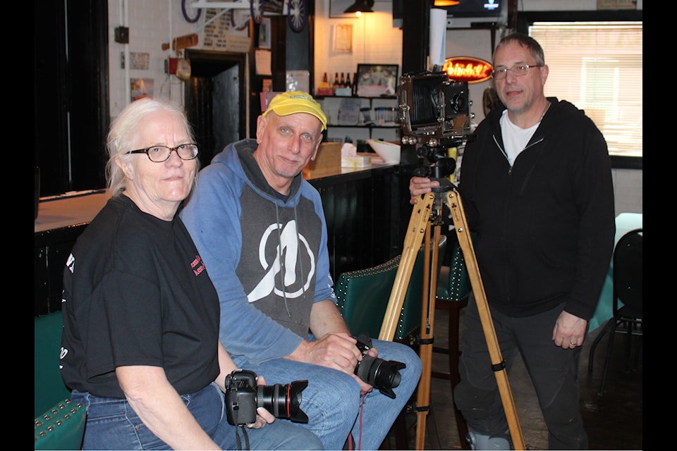 Connie Biggart, Chris Doering, and Rob Pohl were at the Prairie Fire Bar and Cafe (formerly the Clive Hotel) on March 15 to chat with locals about the establishment.
(Mark Weber/Lacombe Express)