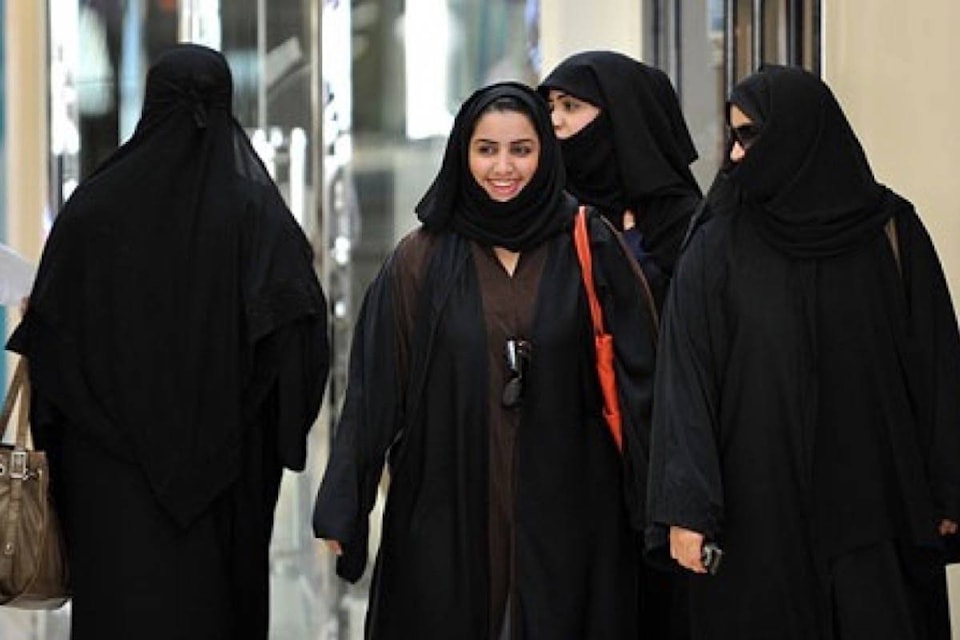 8680072_web1_170926-BPD-M-Saudi-women