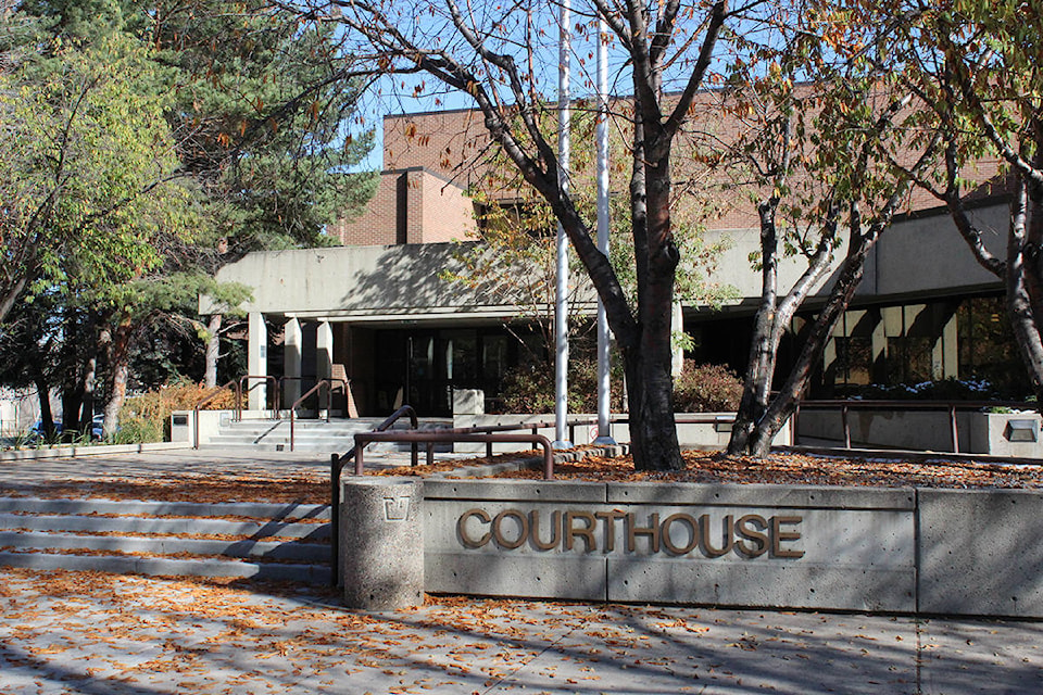 8842432_web1_FallCourtHouse2