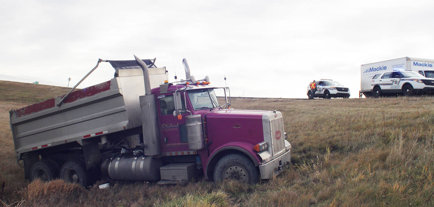 9008695_web1_171025-PON-gravel-truck_2