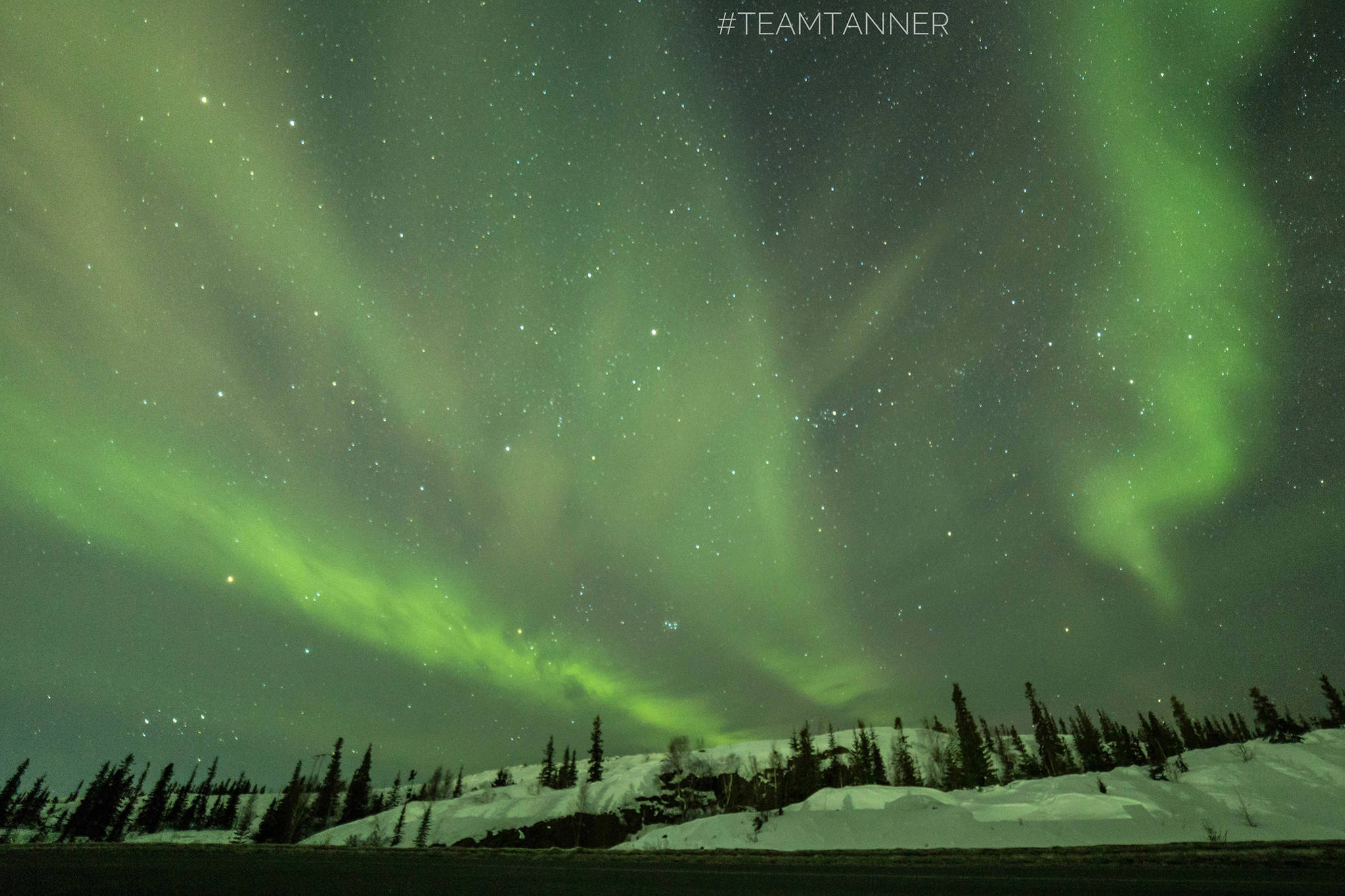 11061719_web1_180321-PON-team-tanner-northern-lights_3